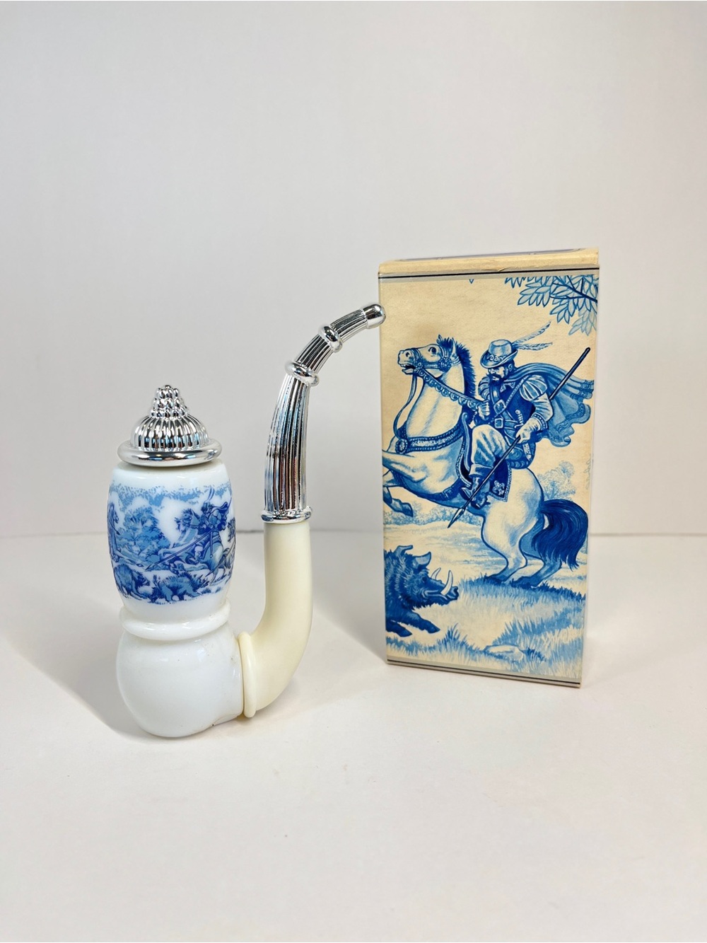 Vintage AVON Dutch Pipe Wild Country After Shave Men's White & Blue Milk Glass
